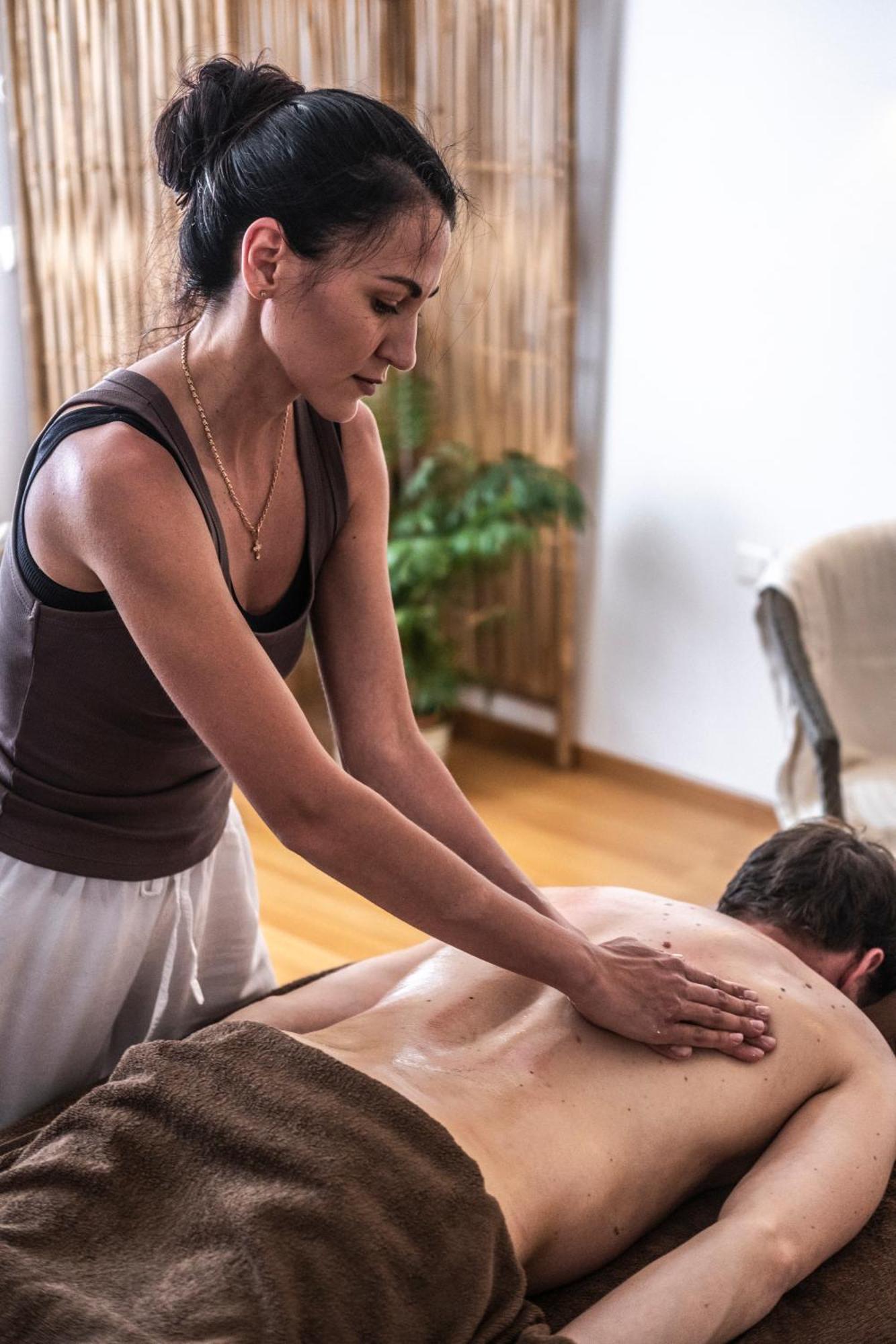 Maison Tournesol Relaxing With Massages Near Pau And Jurancon Frühstückspension